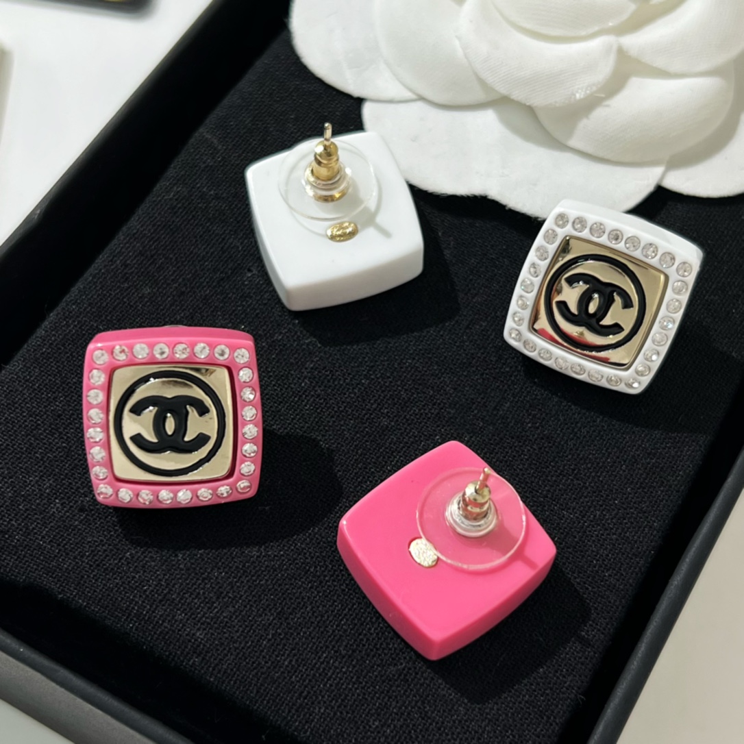 新款☑️CHANEL香奈儿双c亚克力耳钉耳环