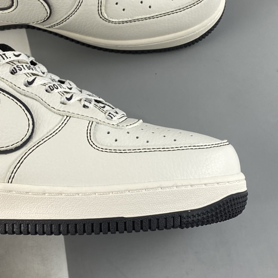 P260 Stussy x Nike Air Force 1 Low 斯图西联名空军一号米黑反光板鞋 UN1635-702