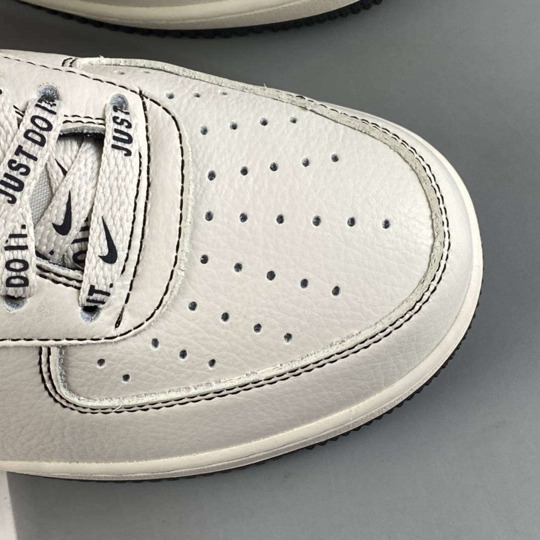 P260 Stussy x Nike Air Force 1 Low 斯图西联名空军一号米黑反光板鞋 UN1635-702