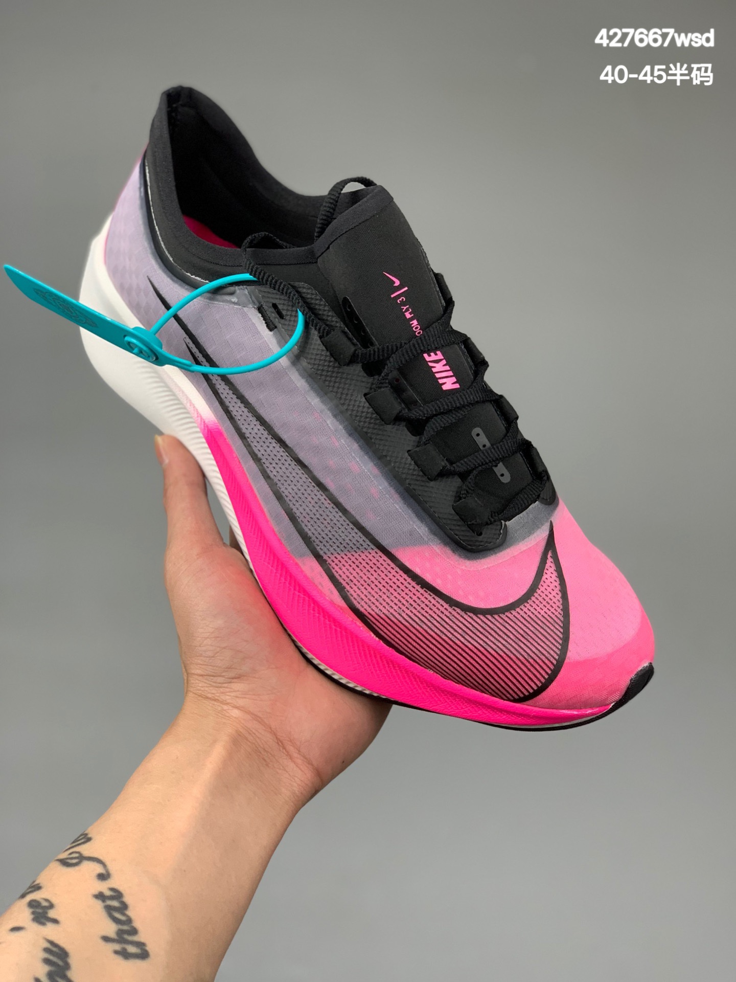 
公司级耐克Nike ZOOM FLY 3 登月贾卡面透气 舒适软底 抗磨避震从保而持良好的透气性。中部底分的 Zoom Air 气垫，为穿着者们带来为更舒适的脚感货号AT8240尺码：40 40.5 41 42 42.5 43 44 45
编码：427667wsd