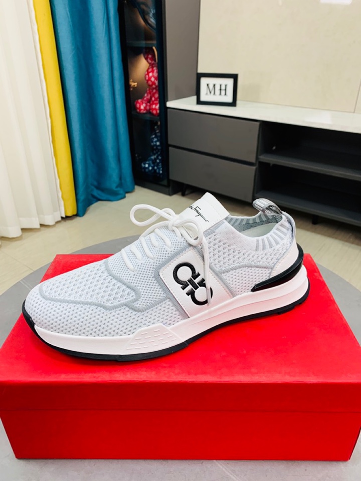 I5  Ferragamo 菲拉格慕春款休闲鞋专柜品质，验货，优质做工，鞋面采用进口透气飞织弹力面料，舒适透气内里，原版时尚运动大底 ，休闲时尚，高端品质，
