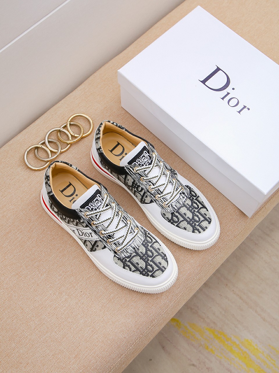 I0  Burberry 巴宝莉 经典休闲鞋2022休闲运动男鞋，懒人套脚板鞋 帆船鞋 全新米兰时装时尚的设计，完美做工，原版复刻 骑士花纹😍 材质：头层牛皮柔软舒适，羊皮鞋垫，适合户外青年跑步🏃户外司机驾车鞋 🚗套脚方便 懒人乐福首选原版橡胶耐磨大底，男鞋