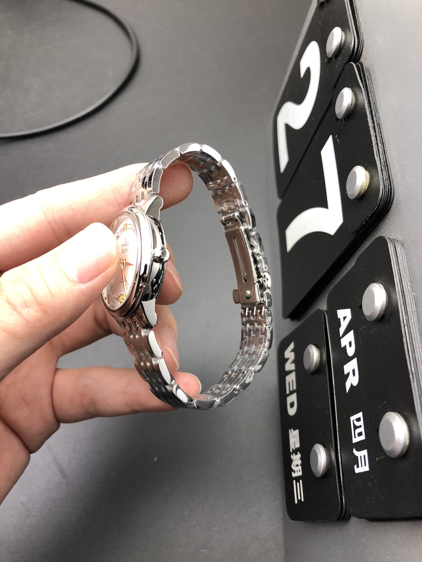 Omega MKS 女蝶飞