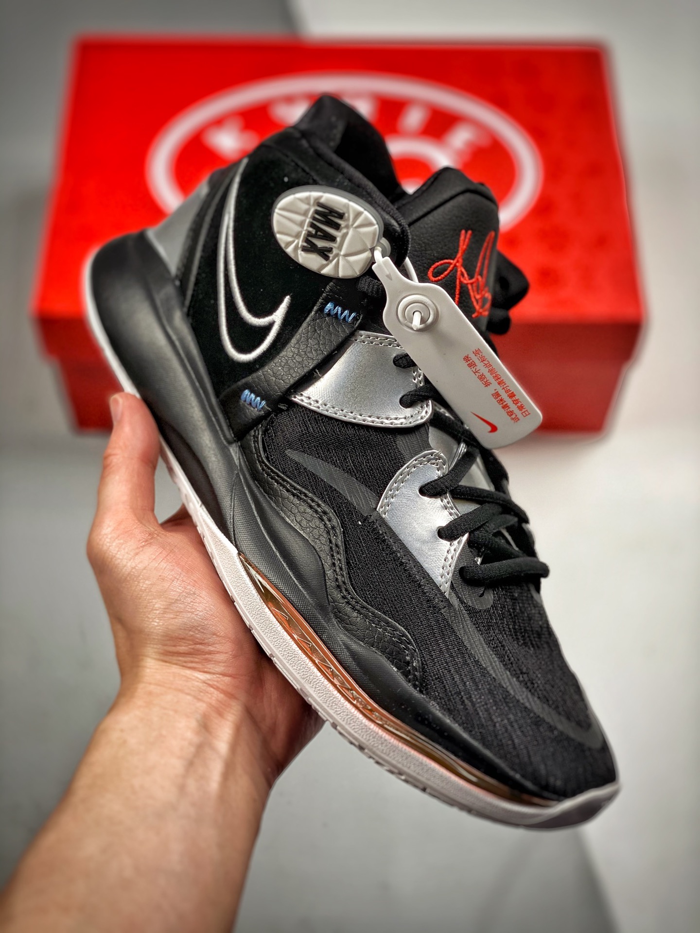 -3 Mieshi Pure Original Kyrie 8 Black and White "Ice and Fire" Innovative release, addressing the pain points…
