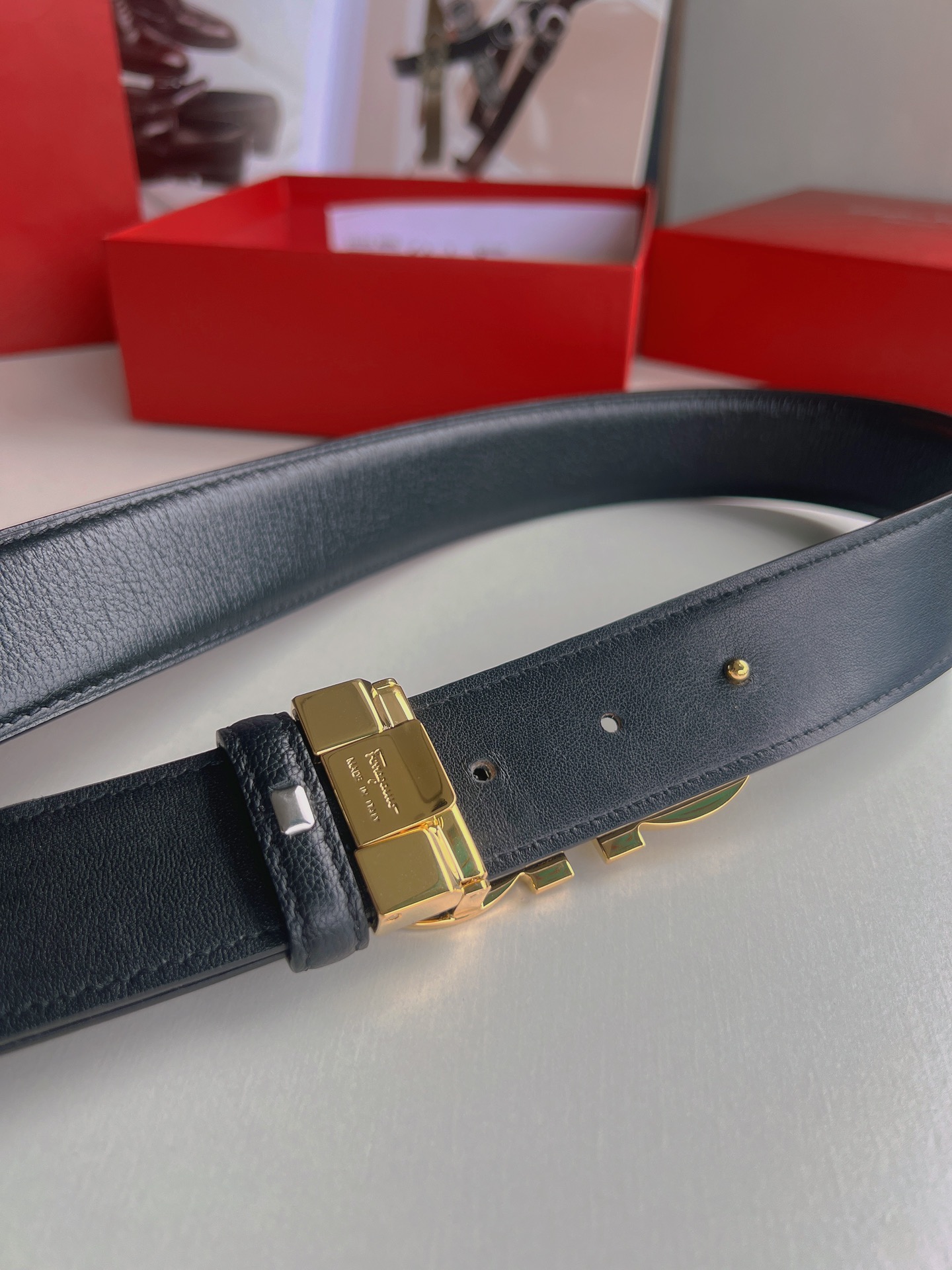 Ferragamo菲拉格慕   精选上乘材质男士商务3.5cm腰带