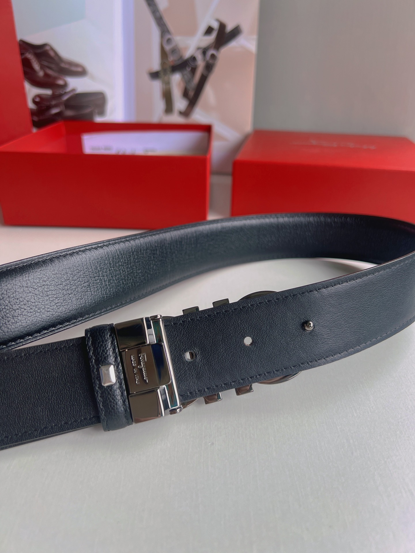 Ferragamo菲拉格慕   精选上乘材质男士商务3.5cm腰带