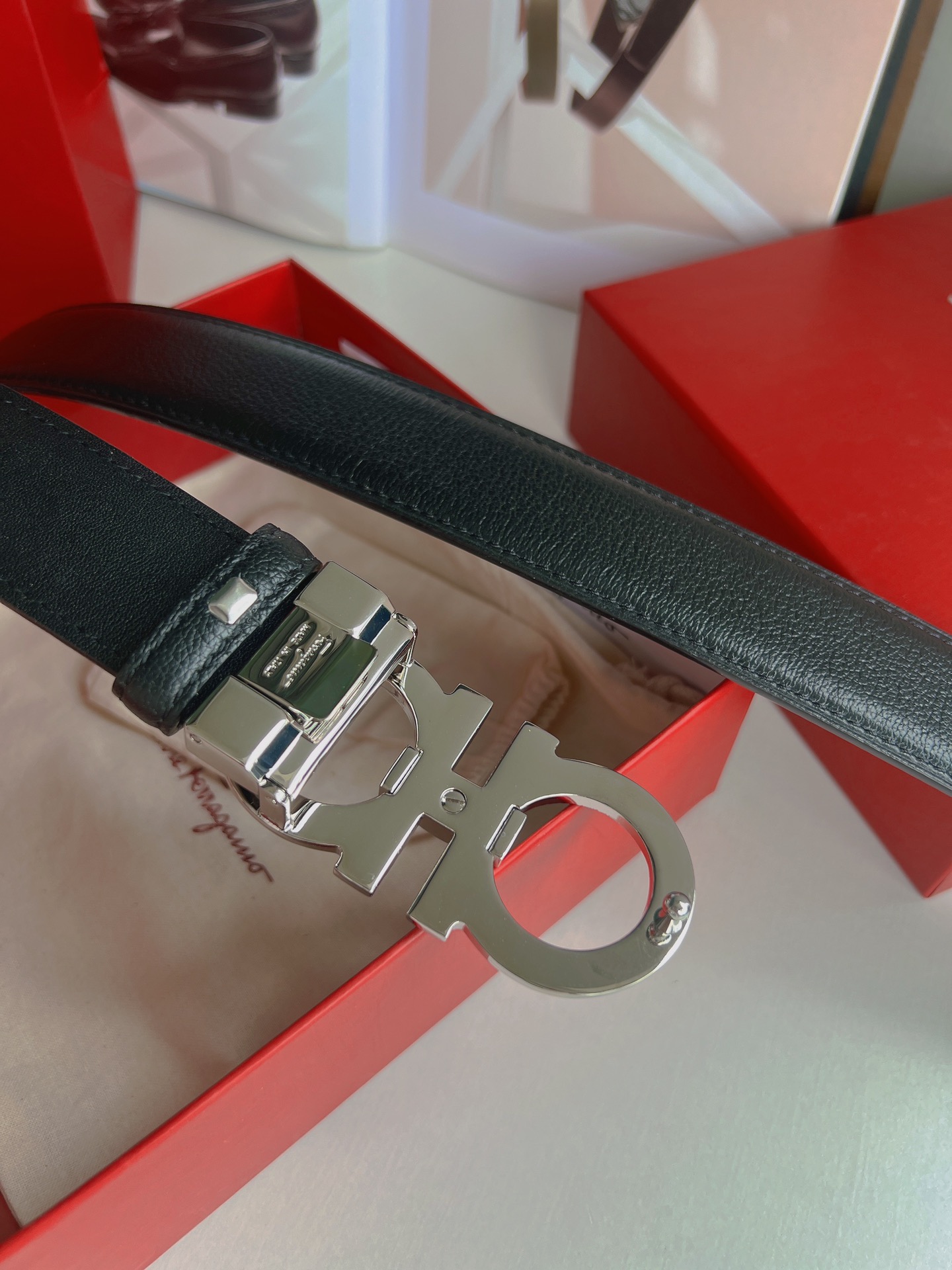 Ferragamo菲拉格慕   精选上乘材质男士商务3.5cm腰带
