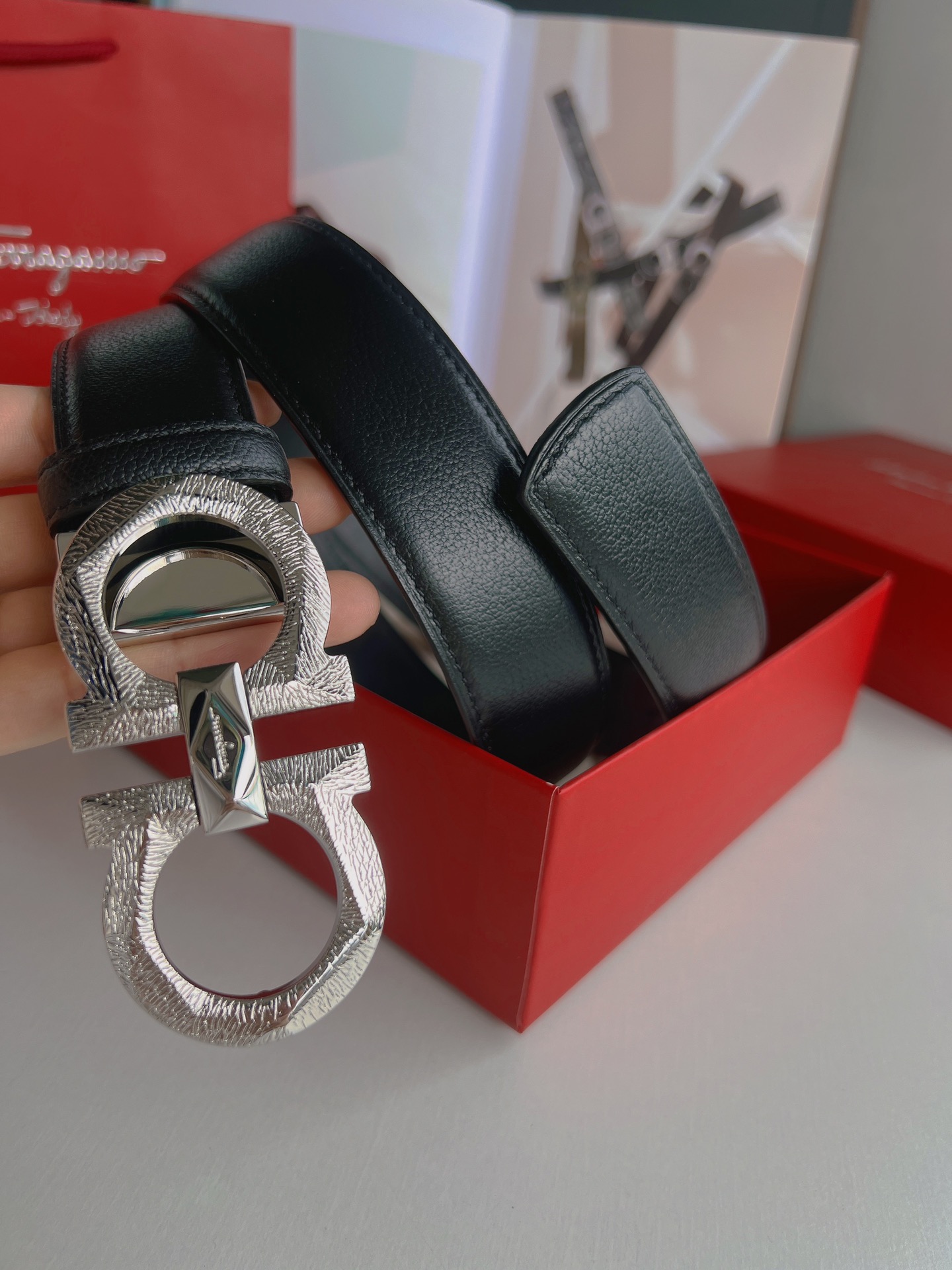 Ferragamo菲拉格慕   精选上乘材质男士商务3.5cm腰带