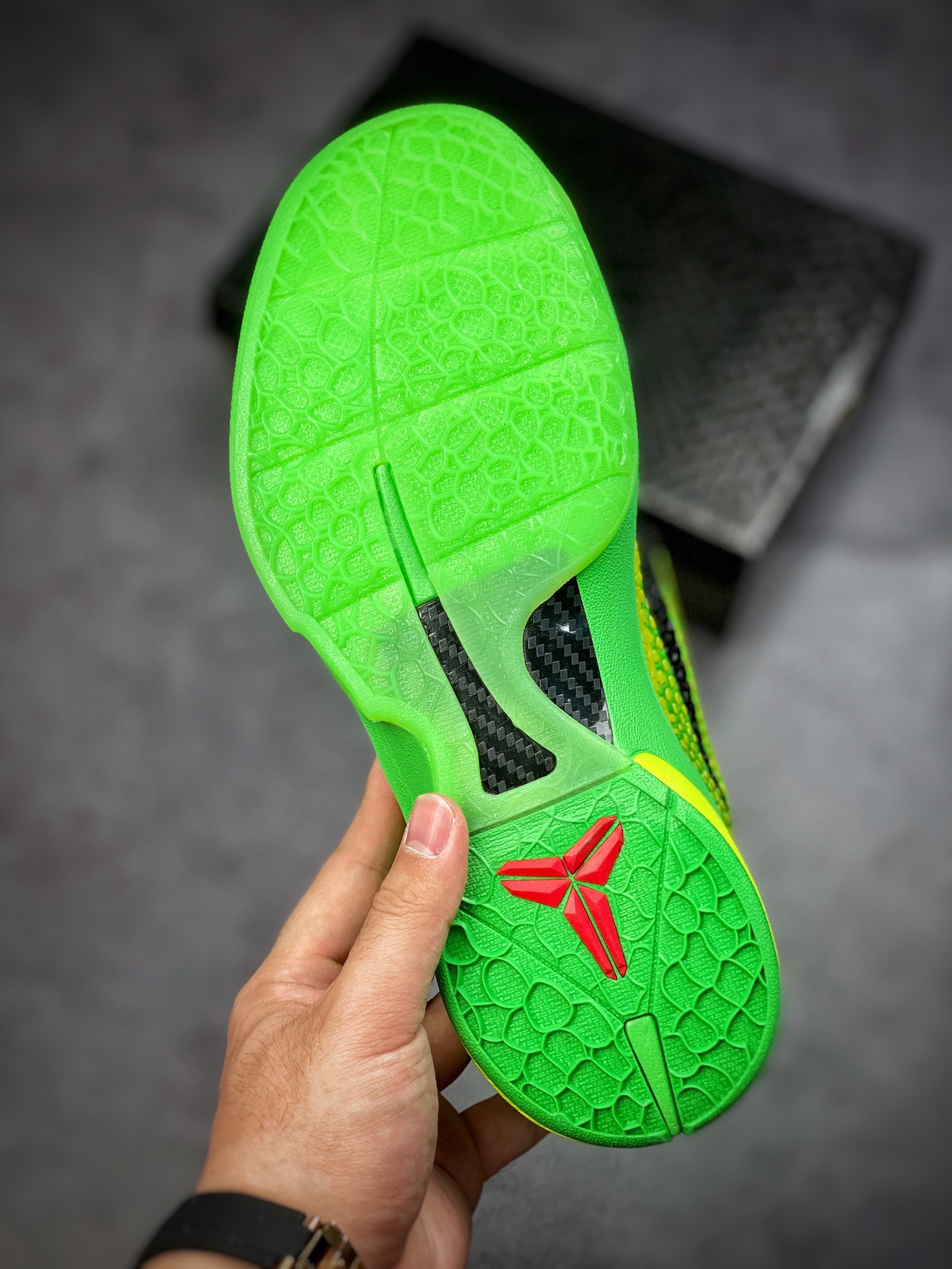 190 Nike Kobe VI ”Grinch 圣诞节” 科比6代 青蜂侠 CW2190-300