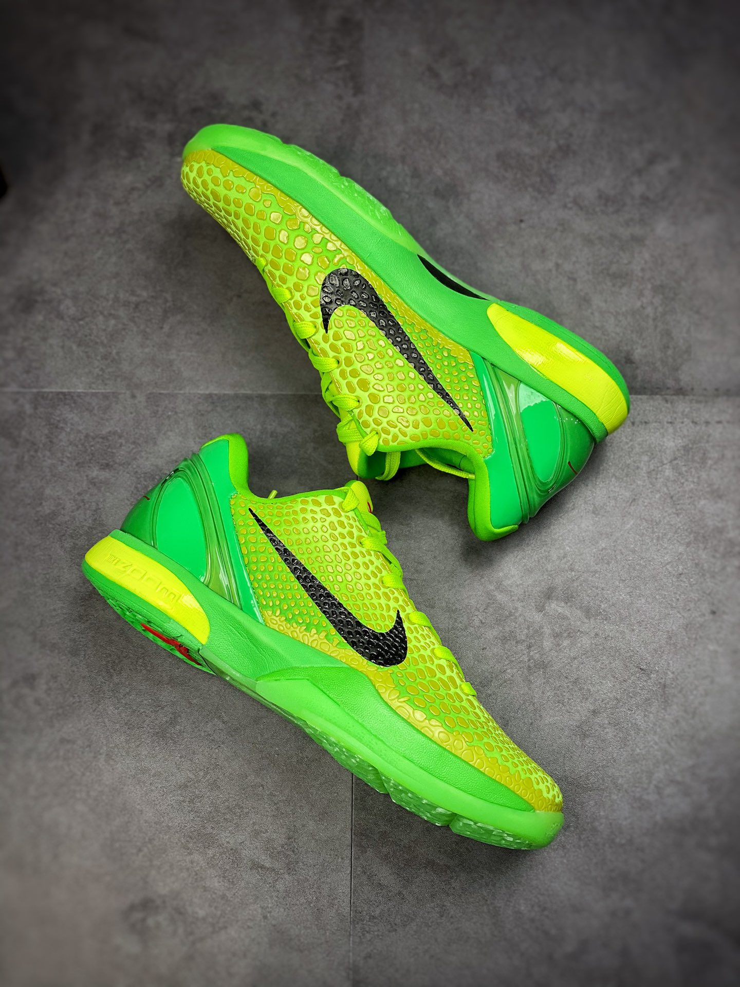 190 Nike Kobe VI ”Grinch 圣诞节” 科比6代 青蜂侠 CW2190-300