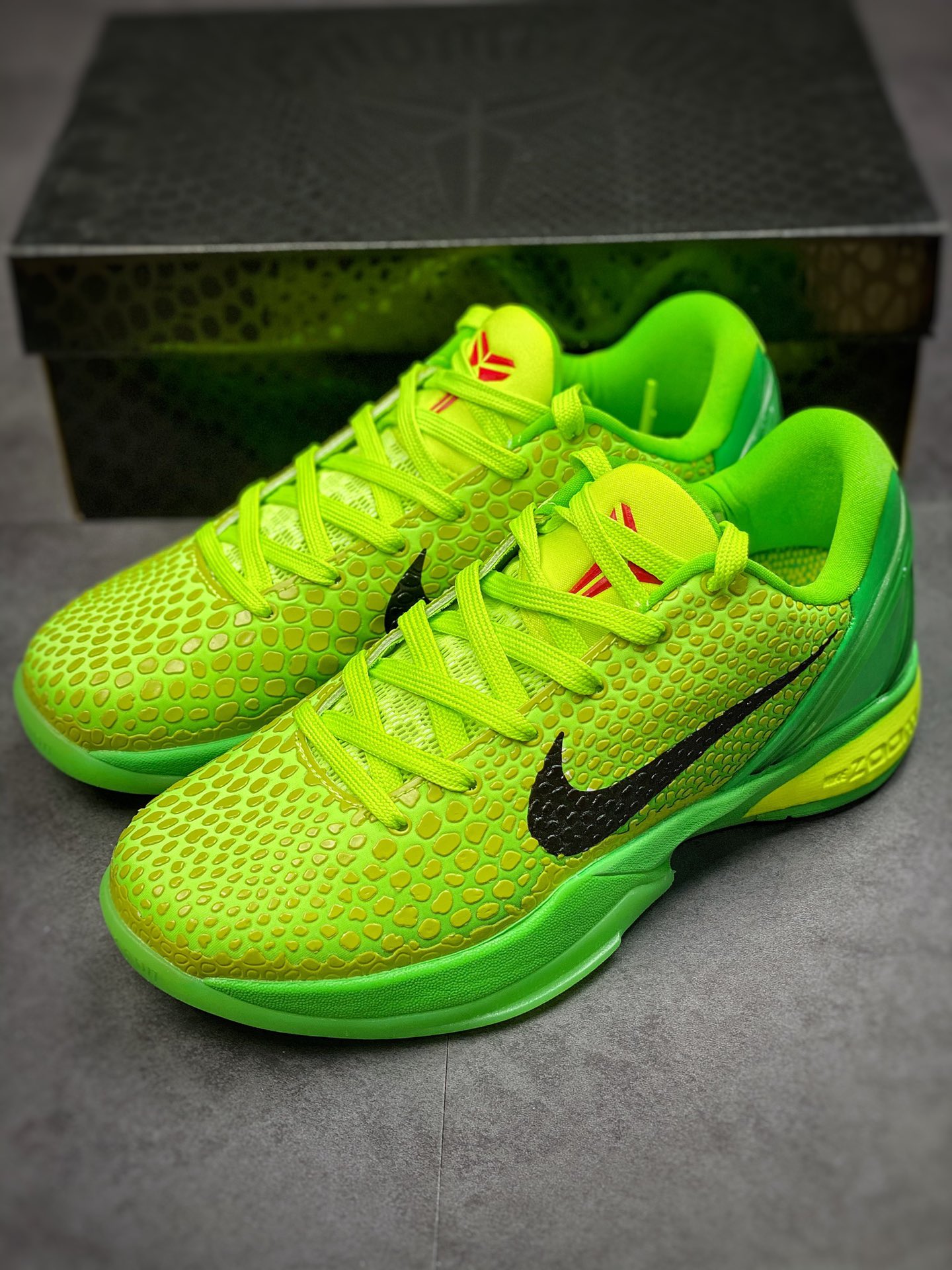 190 Nike Kobe VI ”Grinch 圣诞节” 科比6代 青蜂侠 CW2190-300