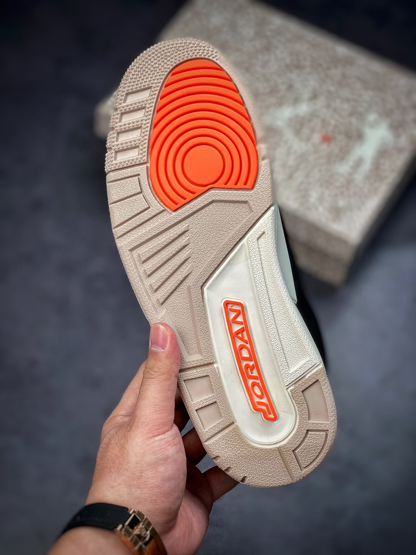 360 Air Jordan 3 ”Desert Cement” 黑水泥象皮爆裂纹 CT8532-008