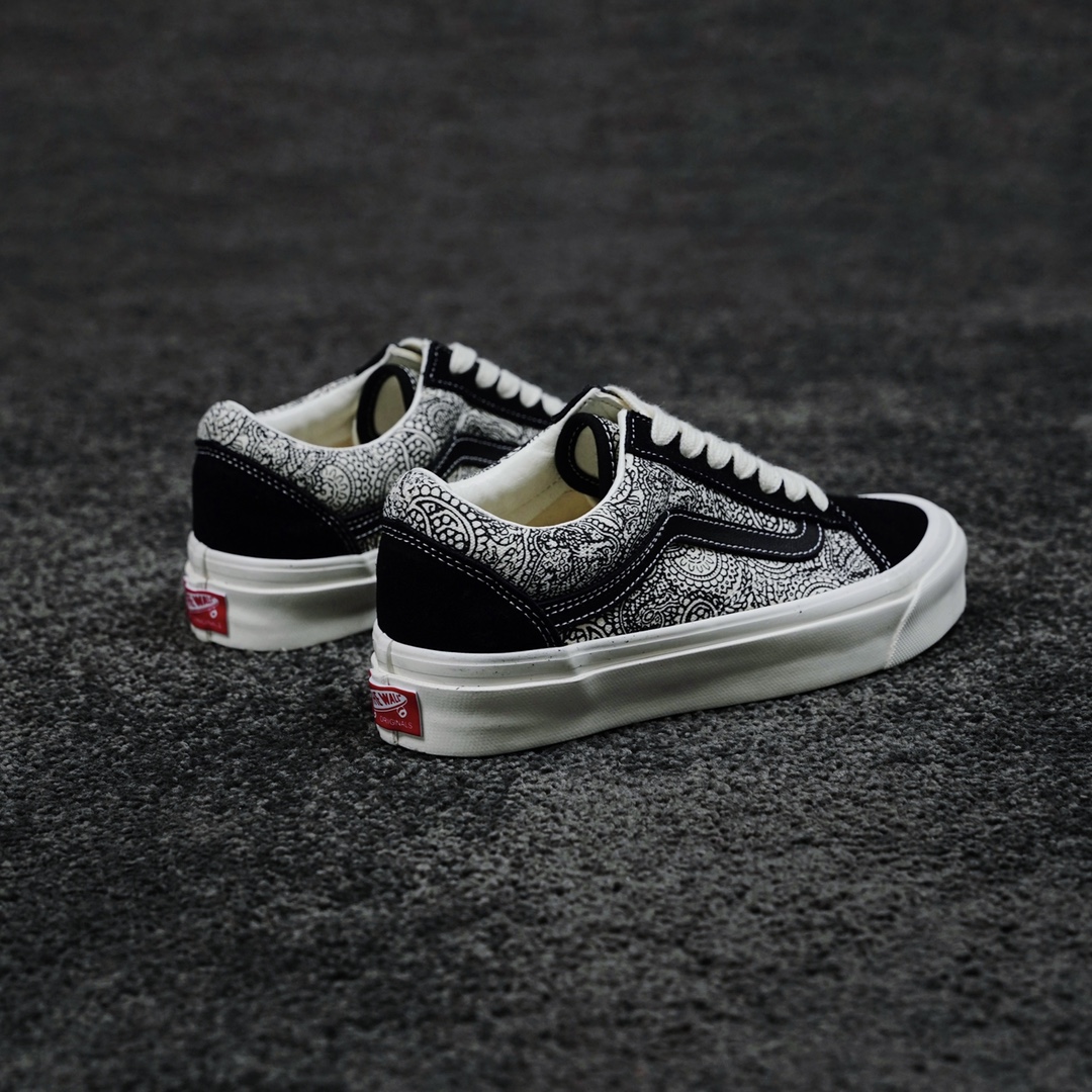 vans衣服复刻(vans off the wall衣服)-第1张图片-鞋城号