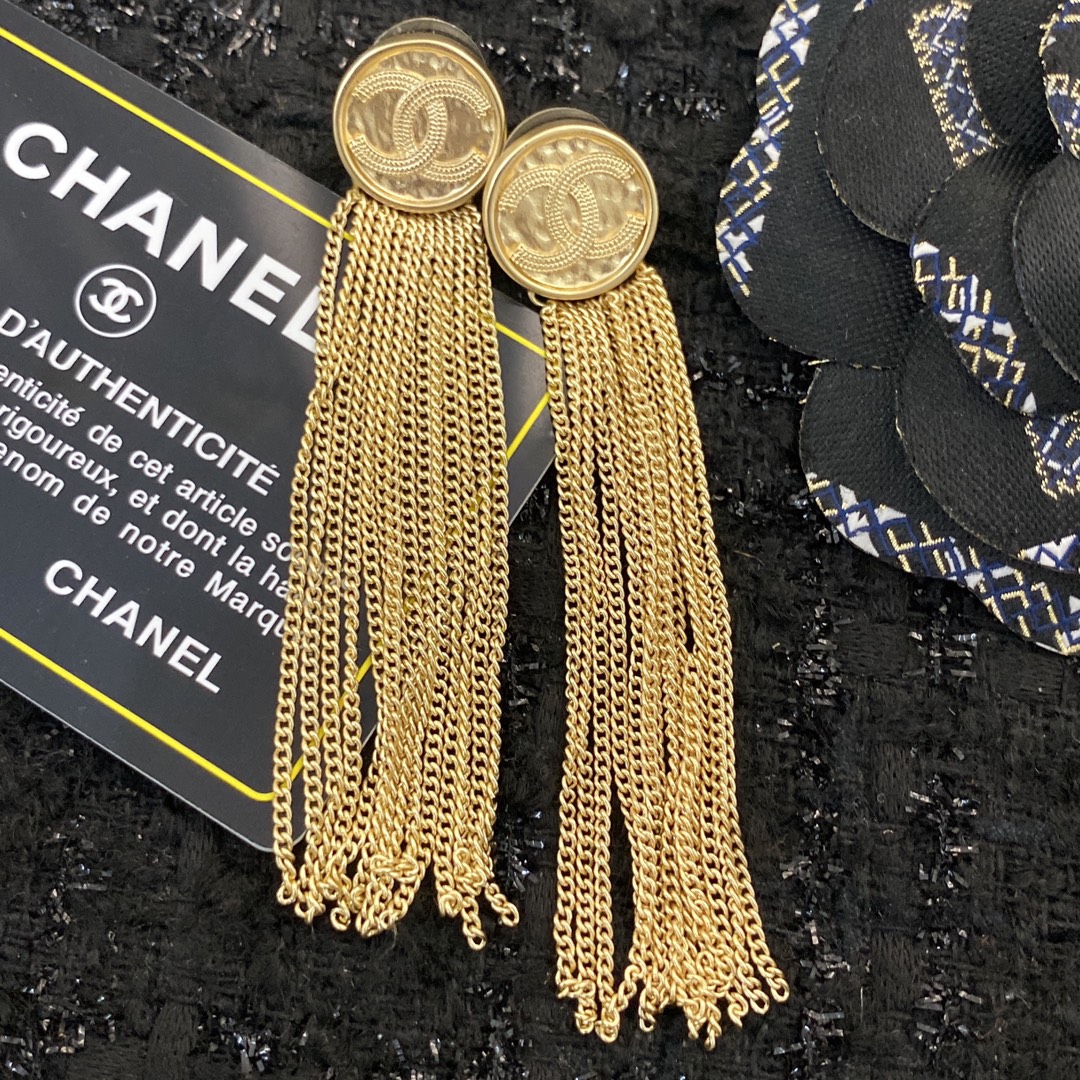  编码E1837  
🛍耳钉热销款火爆上新❣
🛍同步专柜‼独家高端品质实拍图‼代购级别‼做工精致细腻👍重