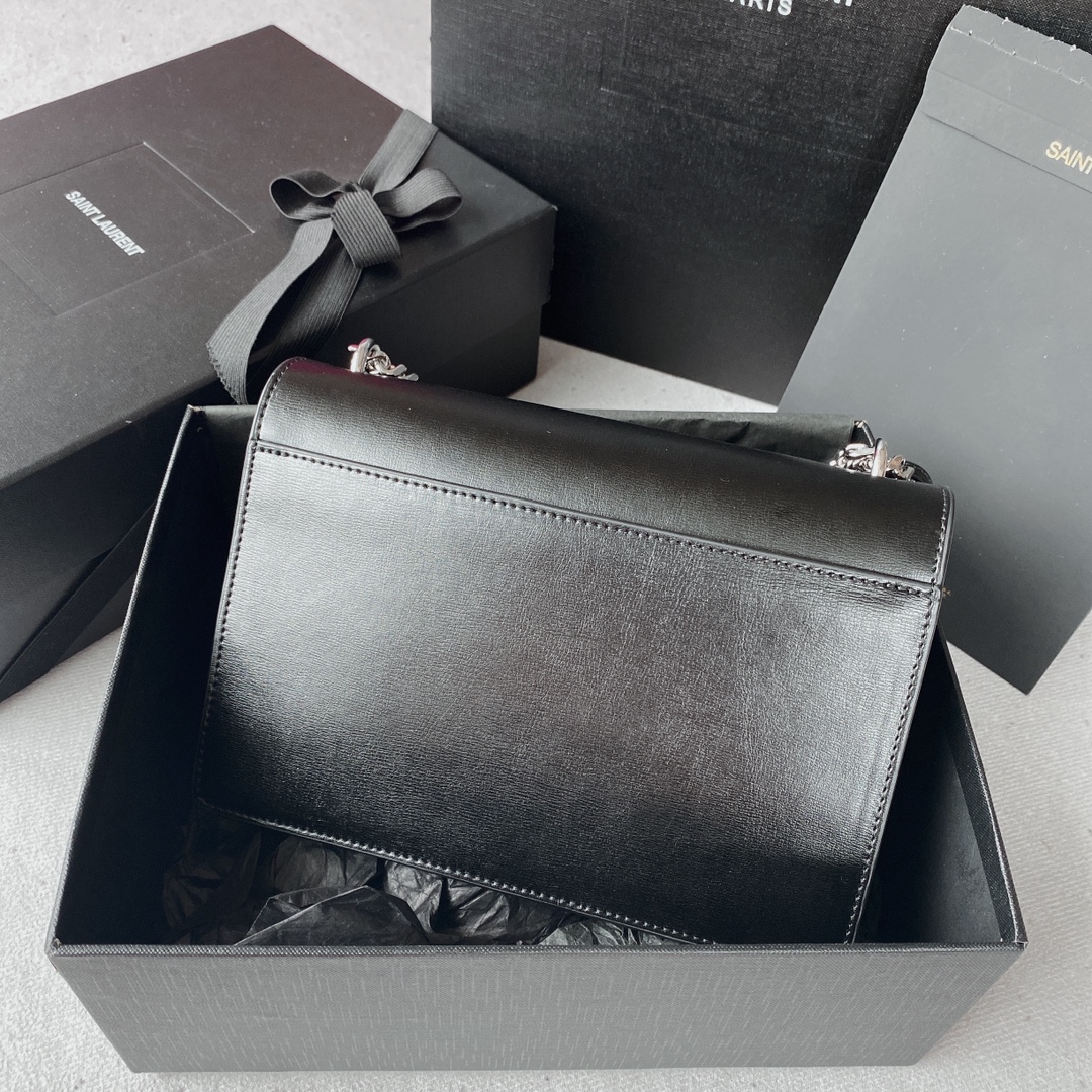 Alaïa Classic Handcrafted Luxury Leather Shoulder Bag Ref.09775F25 2