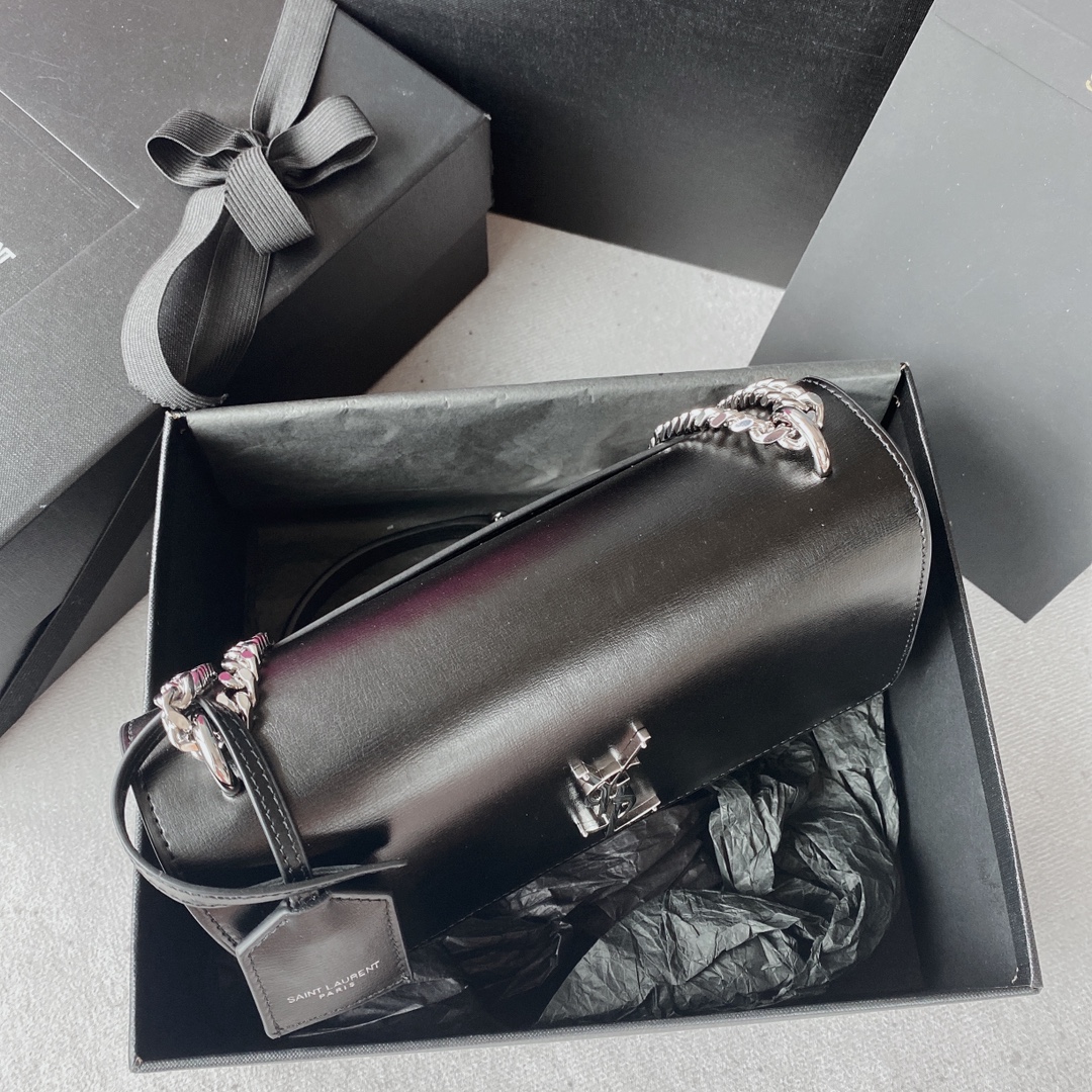 Alaïa Classic Handcrafted Luxury Leather Shoulder Bag Ref.09775F25 3