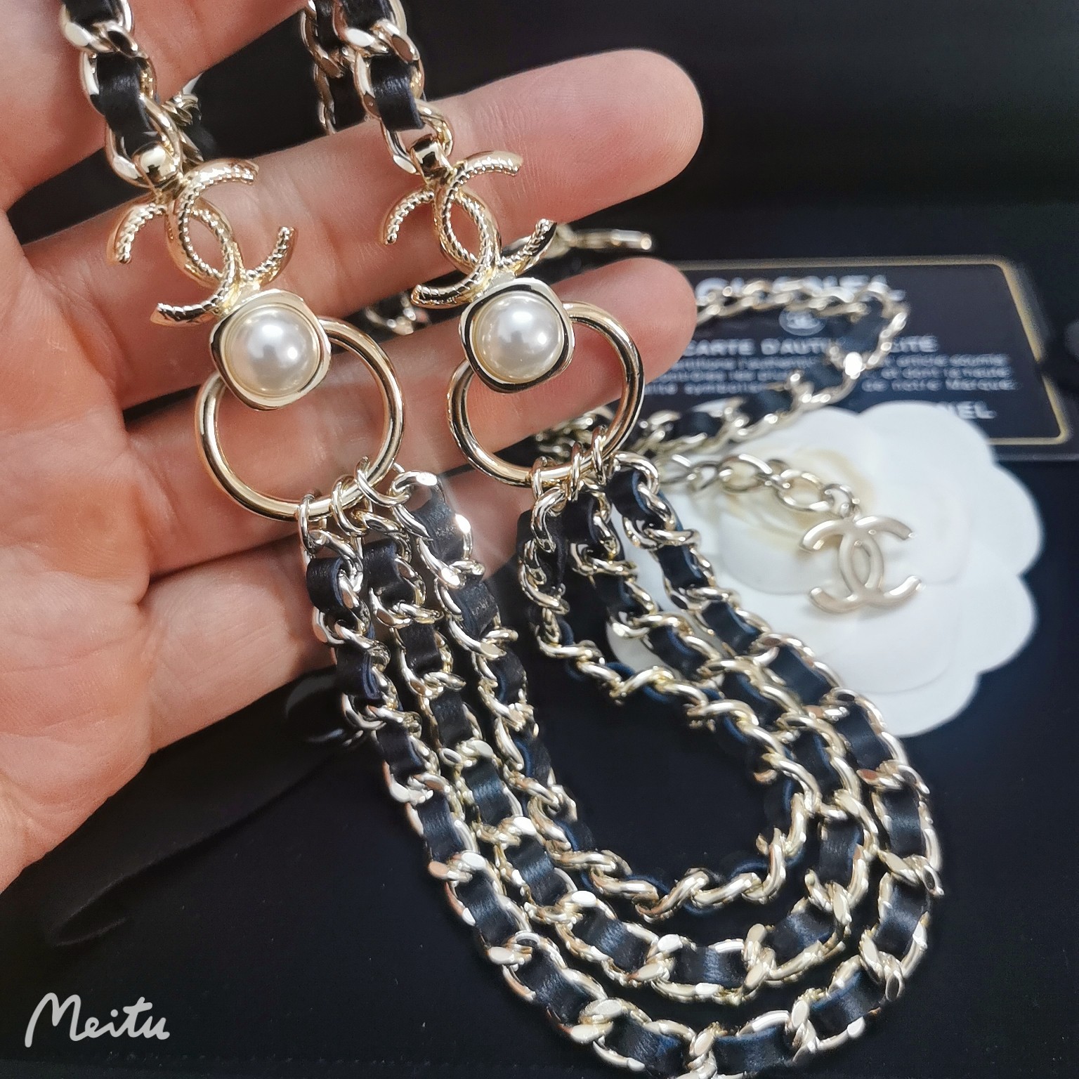 ch@ne1金属.小羊皮.树脂.黑与