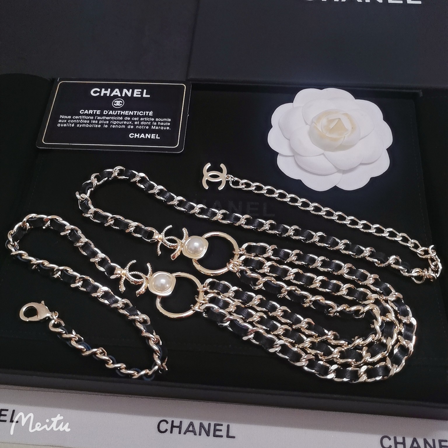 ch@ne1金属.小羊皮.树脂.黑与