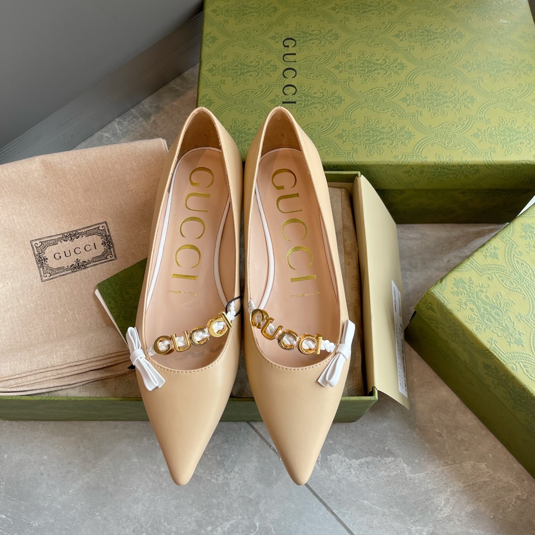 GUCCI 尖头 平底鞋 牛皮 蝴蝶结