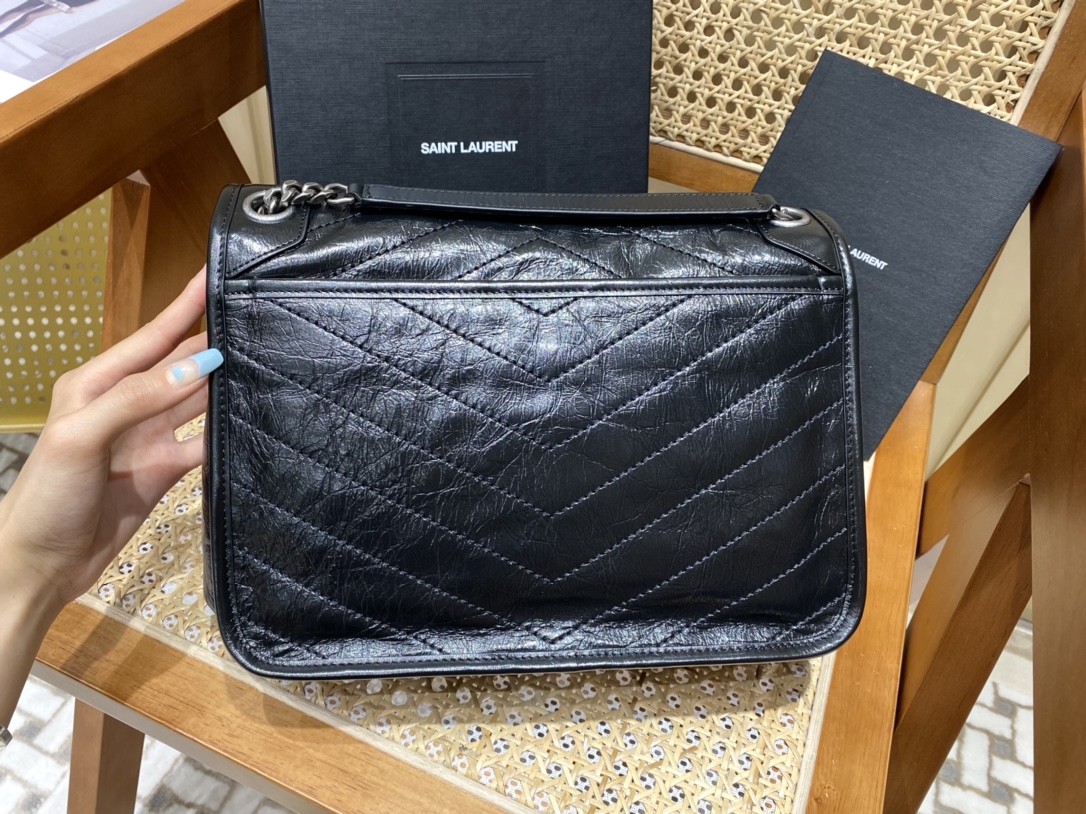 YSL 𝐍𝐢𝐤𝐢 28𝐜𝐦 邮差包 633158黑色/银链