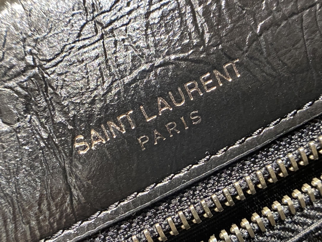 YSL 𝐍𝐢𝐤𝐢 28𝐜𝐦 邮差包 633158黑色/银链