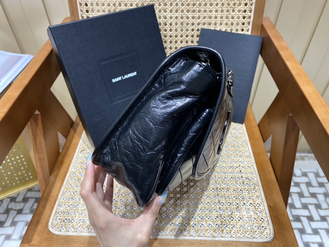 YSL 𝐍𝐢𝐤𝐢 28𝐜𝐦 邮差包 633158黑色/银链