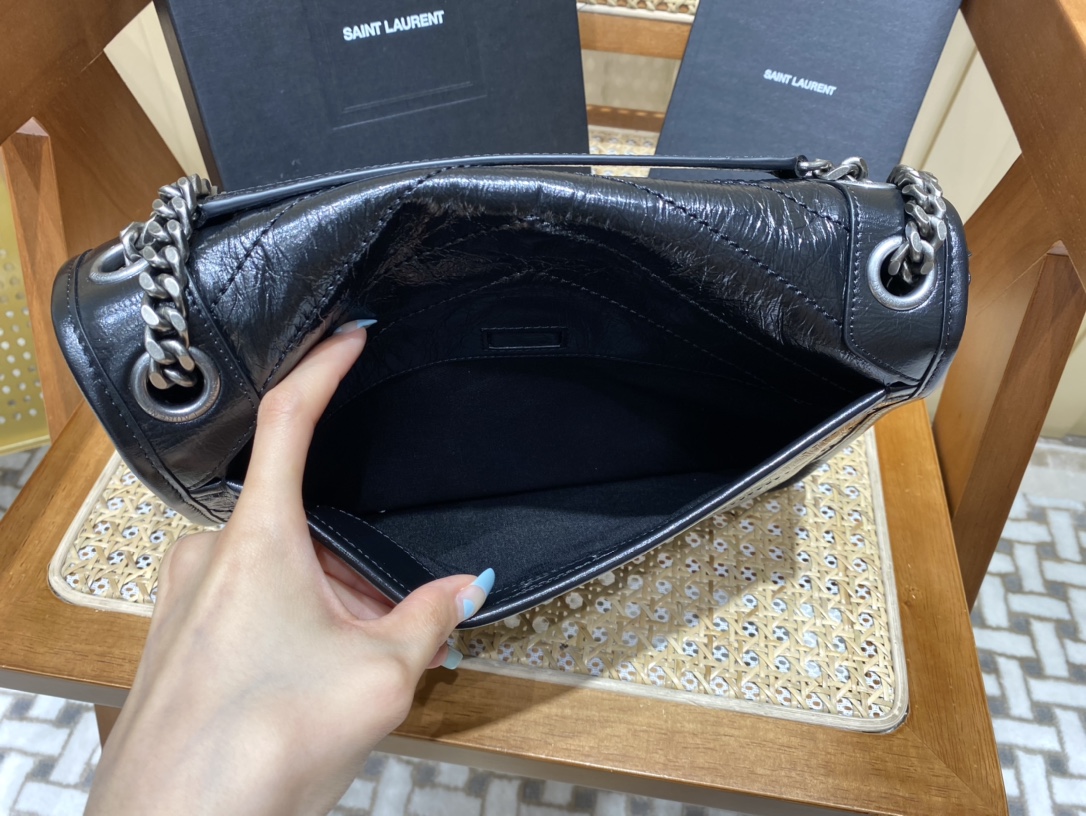 YSL 𝐍𝐢𝐤𝐢 28𝐜𝐦 邮差包 633158黑色/银链