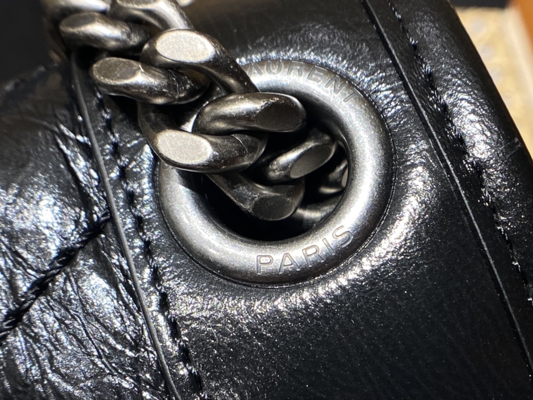 YSL 𝐍𝐢𝐤𝐢 28𝐜𝐦 邮差包 633158黑色/银链