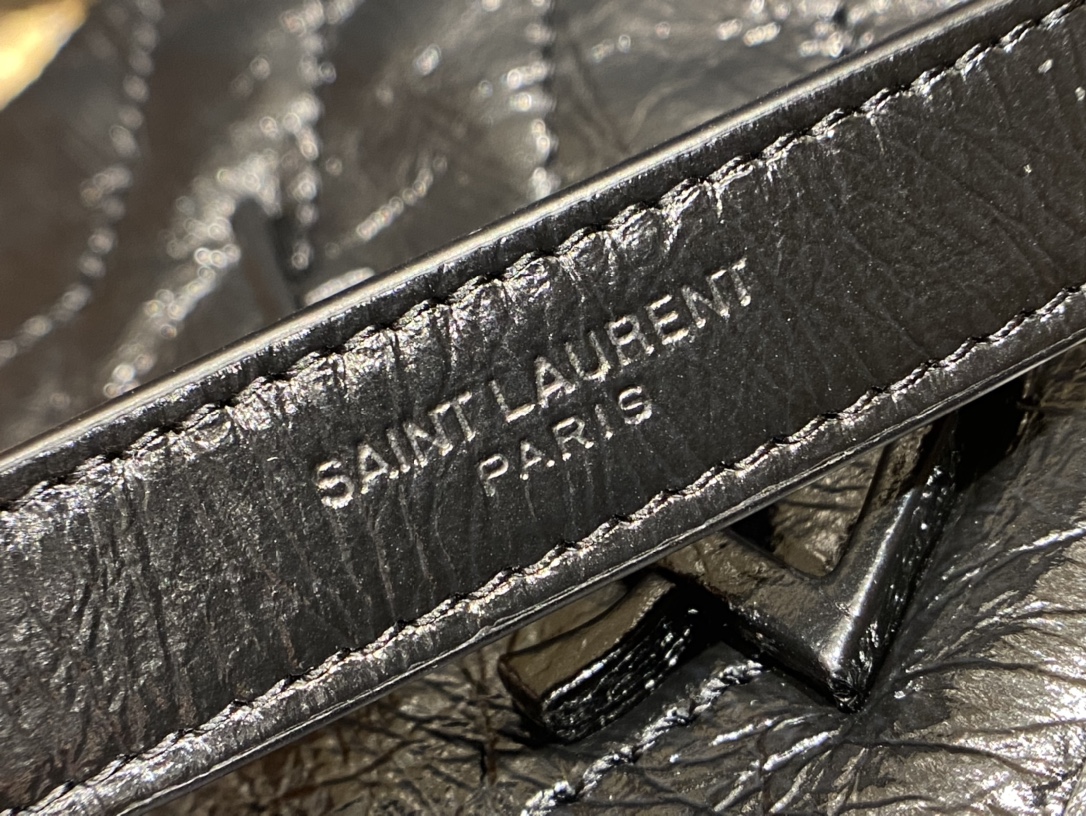 YSL 𝐍𝐢𝐤𝐢 28𝐜𝐦 邮差包 633158黑色/银链