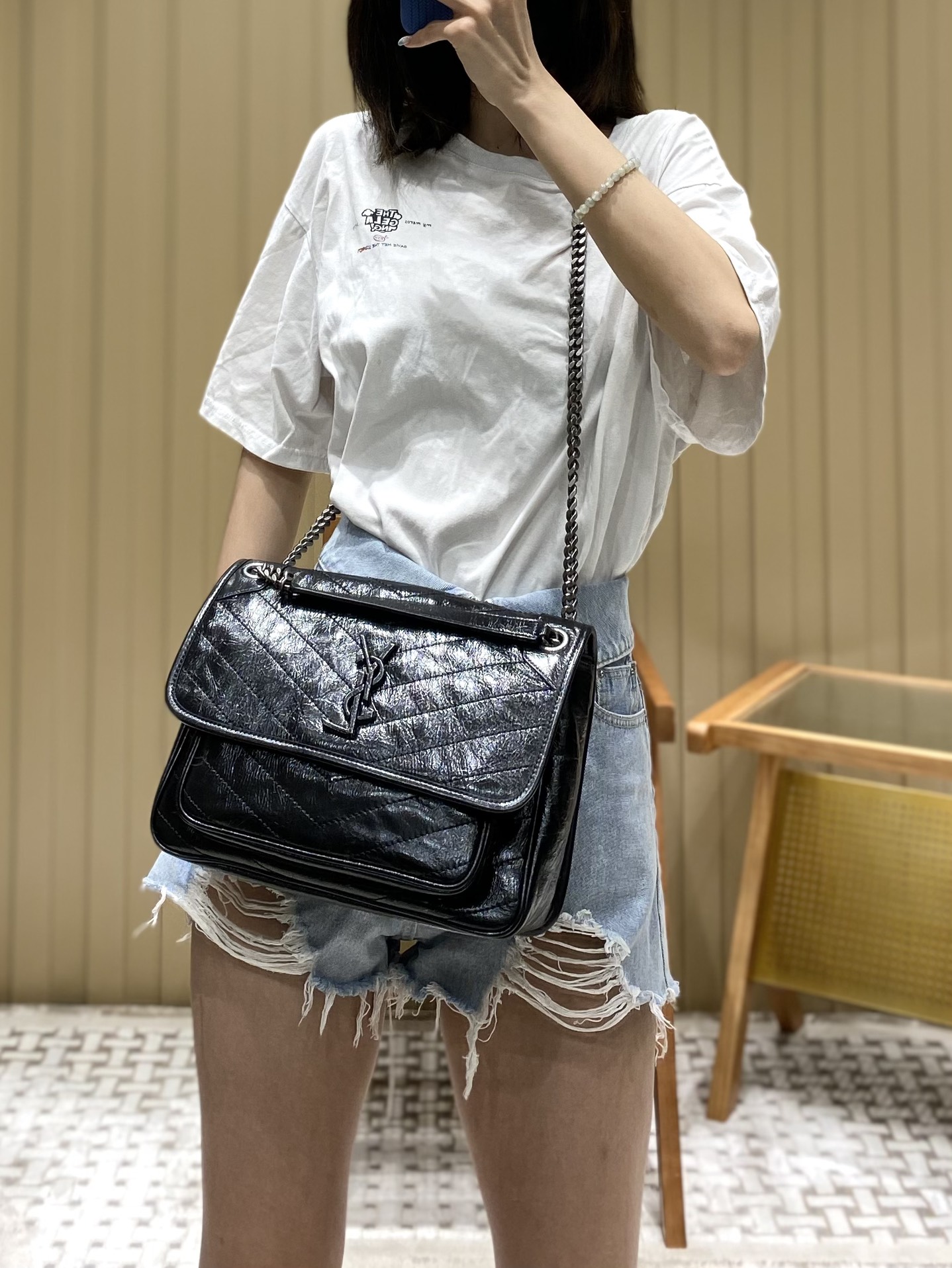 YSL 𝐍𝐢𝐤𝐢 28𝐜𝐦 邮差包 633158黑色/银链
