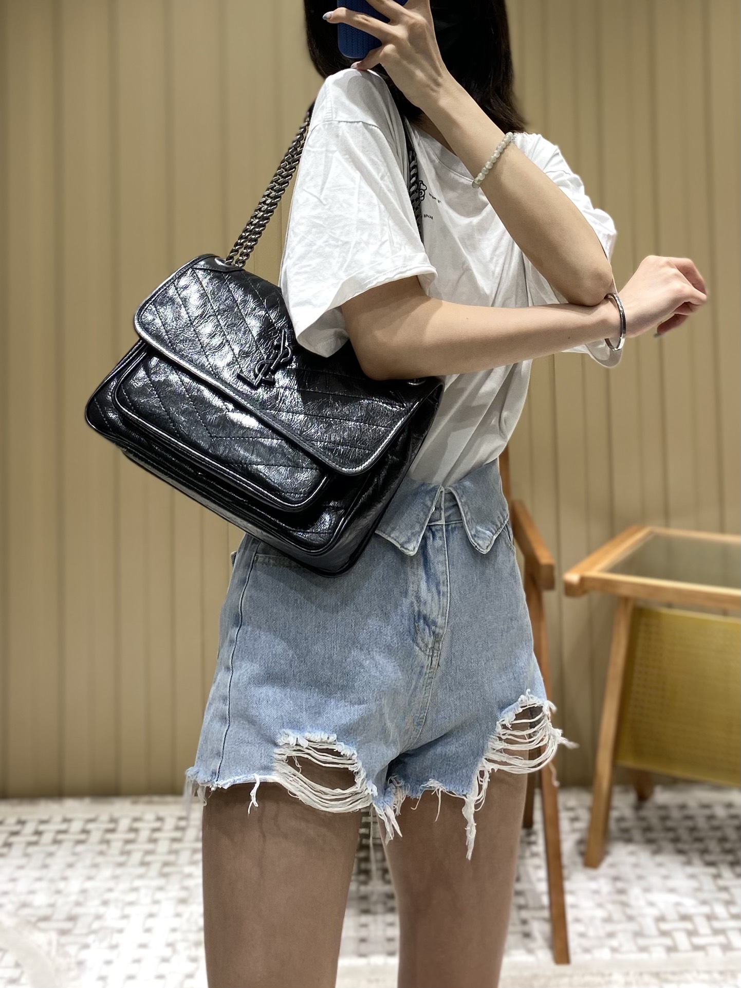 YSL 𝐍𝐢𝐤𝐢 28𝐜𝐦 邮差包 633158黑色/银链