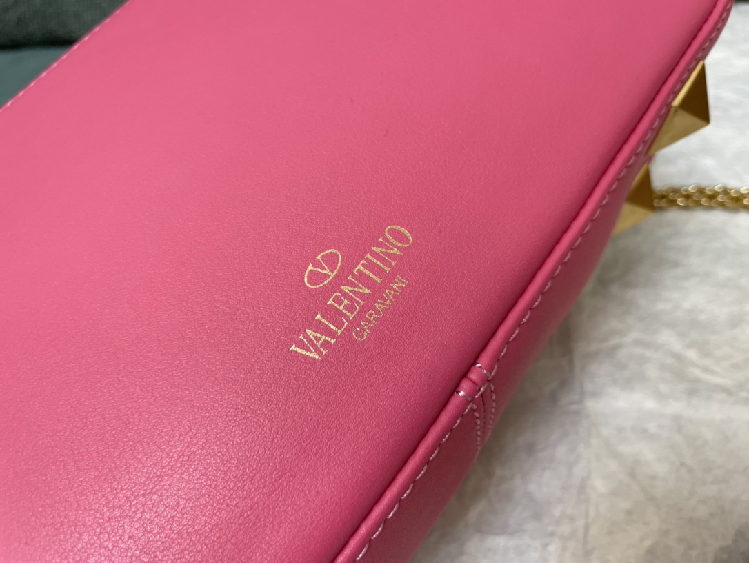 Valentino华伦天奴GaravaniStudSian软羊革肩背包1155