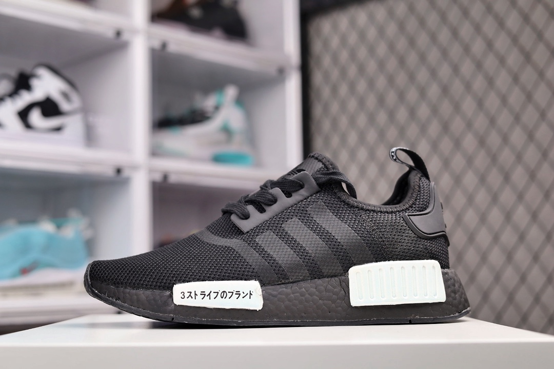 F5 Adidas NMD CS1 PK“All White” 弹力针织面爆米花袜子鞋鞋款采用Adidas Primeknit鞋面，力求如袜套般贴合。饰大号NMD印花，旨在展现Adidas元气。巴斯夫真爆Boost技术，力求为步伐添舒适×996YF