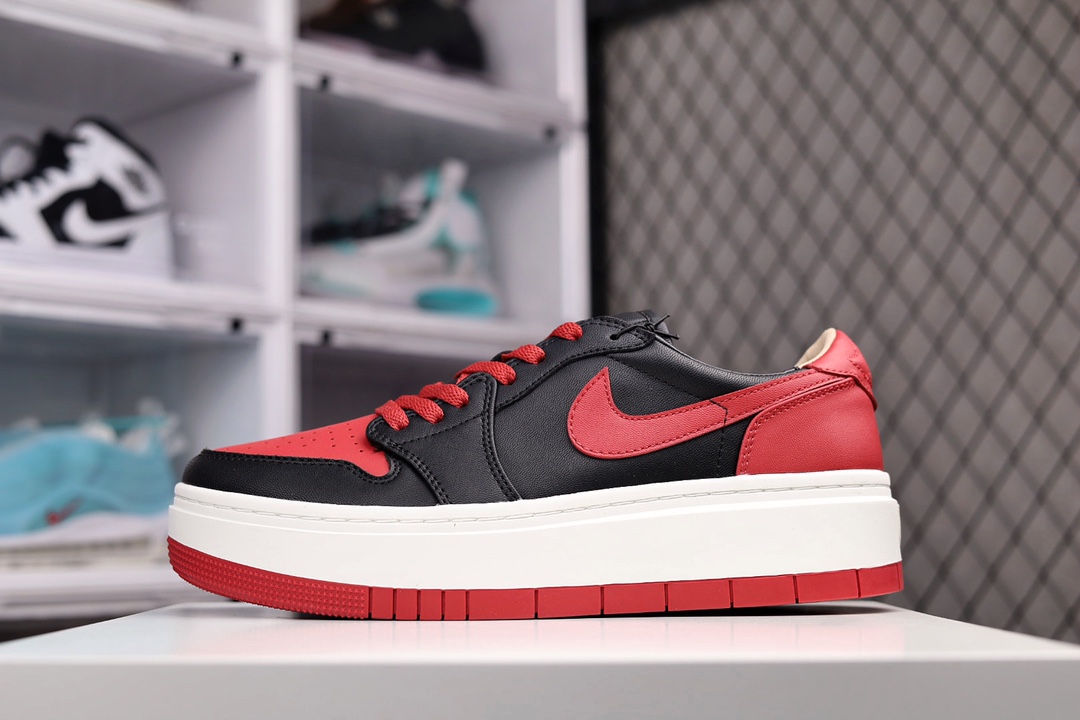 H0 纯原版本 Nike Air Jordan 1 Elevate Low SE 「新品上新｜Air Jordan 1 Elevate Low SE 」本次Jordan Brand将经典AJ1 Low鞋款焕新演绎，推出该AJ1 Elevate Low SE 。该鞋款鞋面采用皮革材质，鞋口则注入了绒布材质;软木鞋垫和内置Air Sole气垫，为你带来舒适缓震体验;此外，中底的厚泡绵设计，为鞋款增添了更多时尚感×996ZJR
