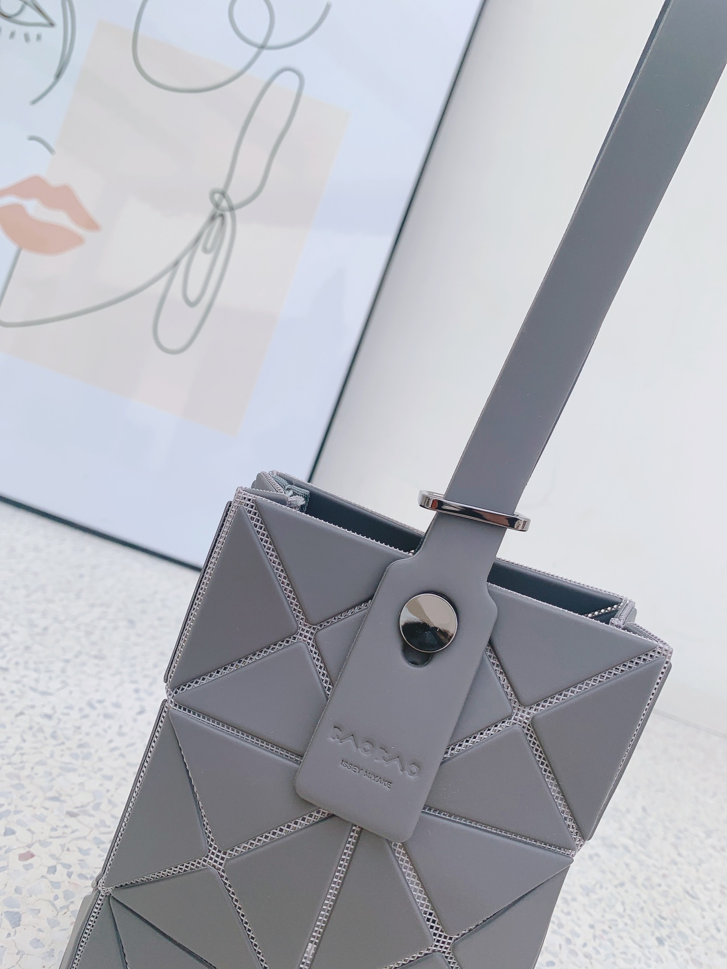 三宅一生Issey Miyake手机包AG607