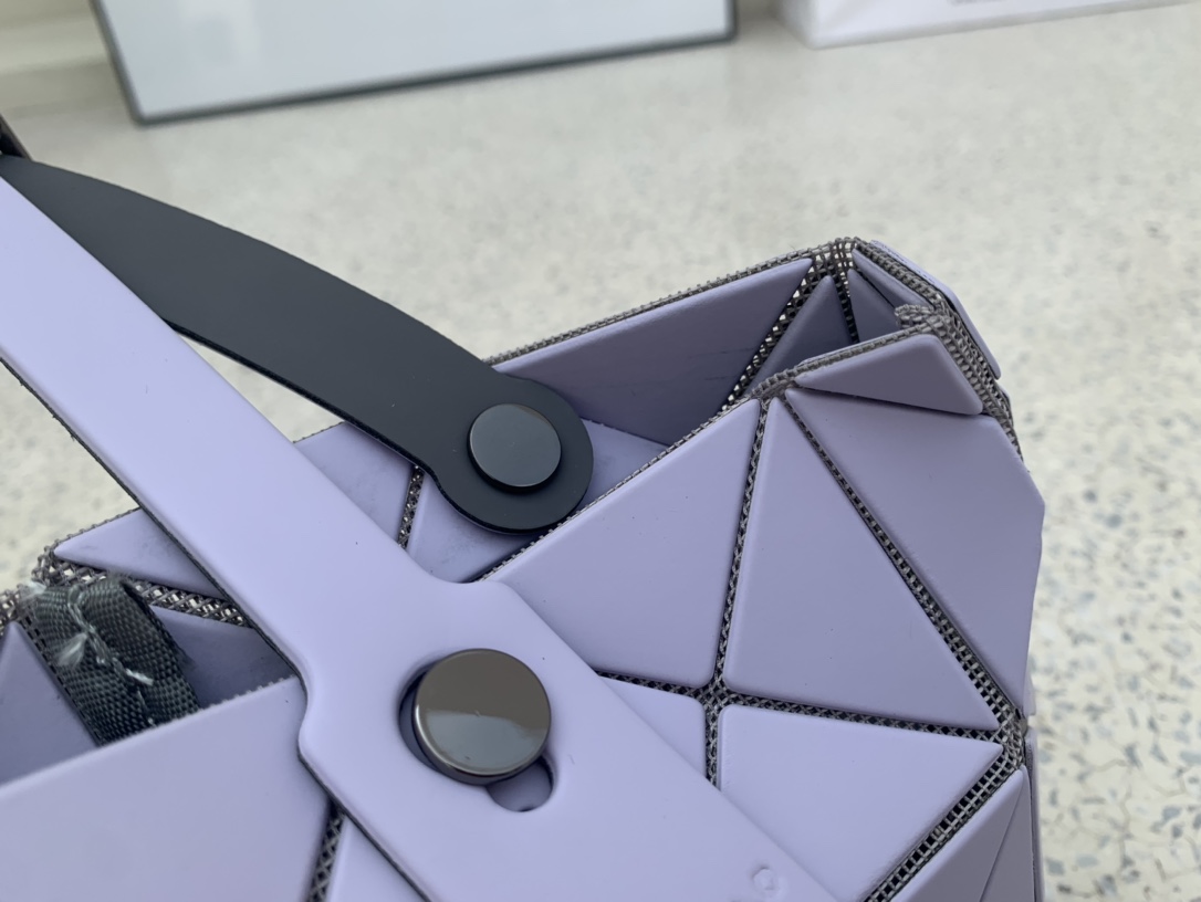 三宅一生Issey Miyake手机包AG607