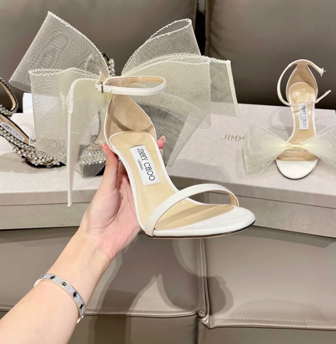 NO:632865,A must-have for fair and beautiful women. Highly recommended black ceramic baby's breath bracelet. Every diamond is BlingBling, bracelet, Cartier high-end jewelry.19860909白富美人手必备 极力推荐 黑陶瓷满天星手镯 每一颗钻都是BlingBling,,bracelet,卡迪亚高端饰品,Jewelry