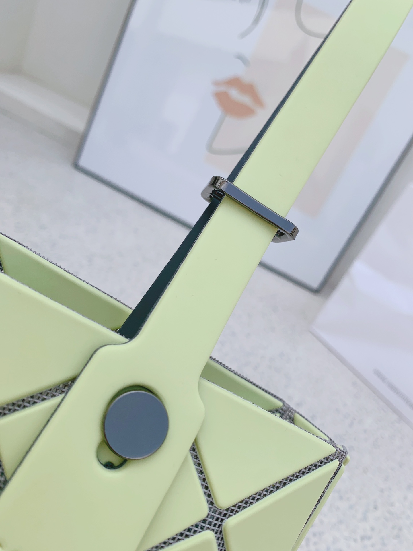 三宅一生Issey Miyake手机包AG607