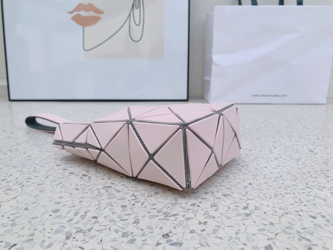 三宅一生Issey Miyake手机包AG607