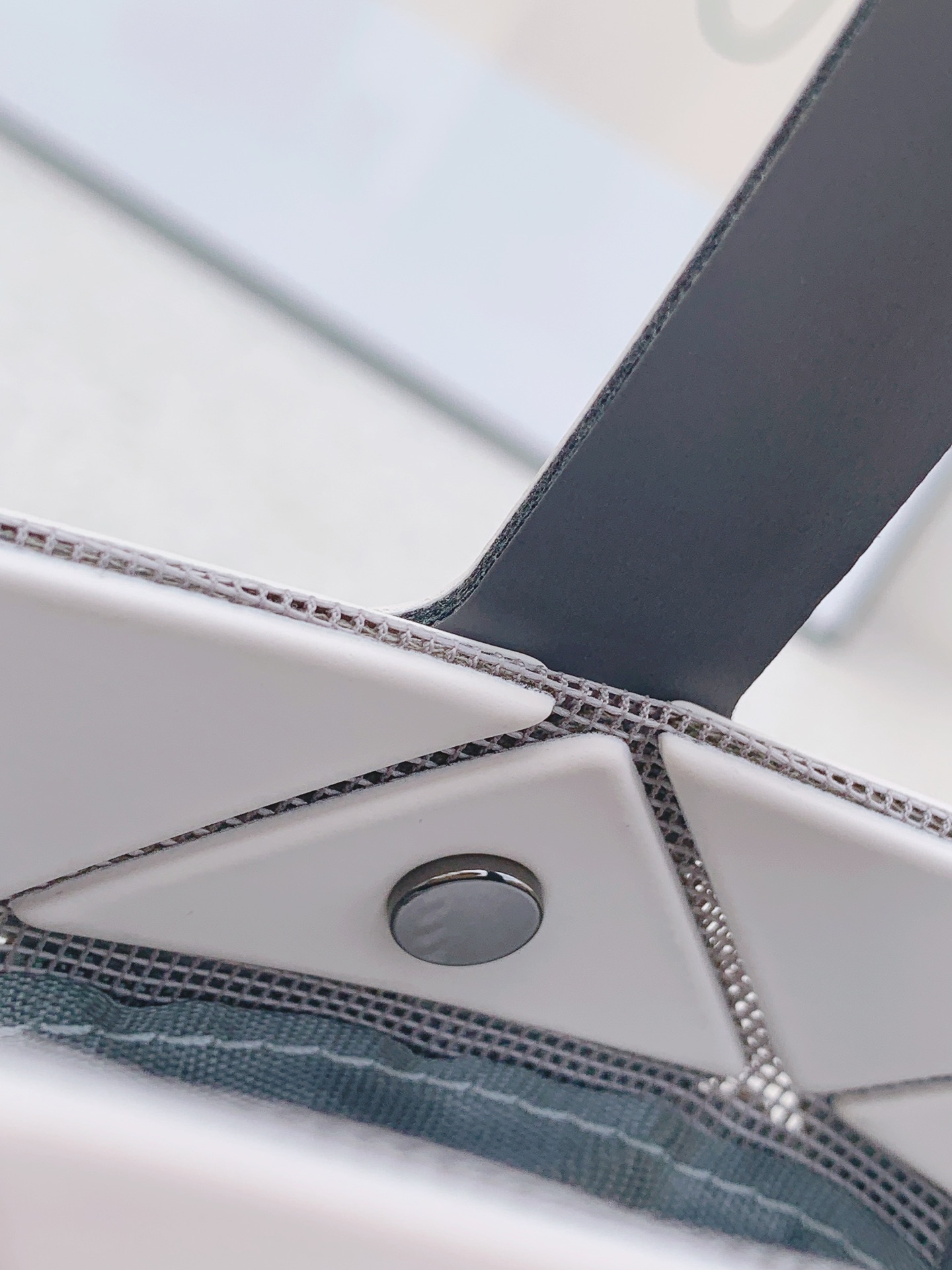 三宅一生Issey Miyake手机包AG607