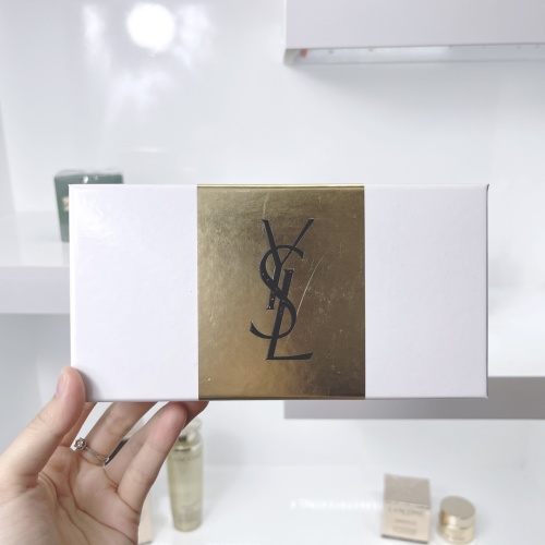 Yves Saint Laurent Gold Foil Lipstick Set - 302 & 1966 Shades Included 1 Yves Saint Laurent Gold Foil Lipstick Set - 302 & 1966 Shades Included