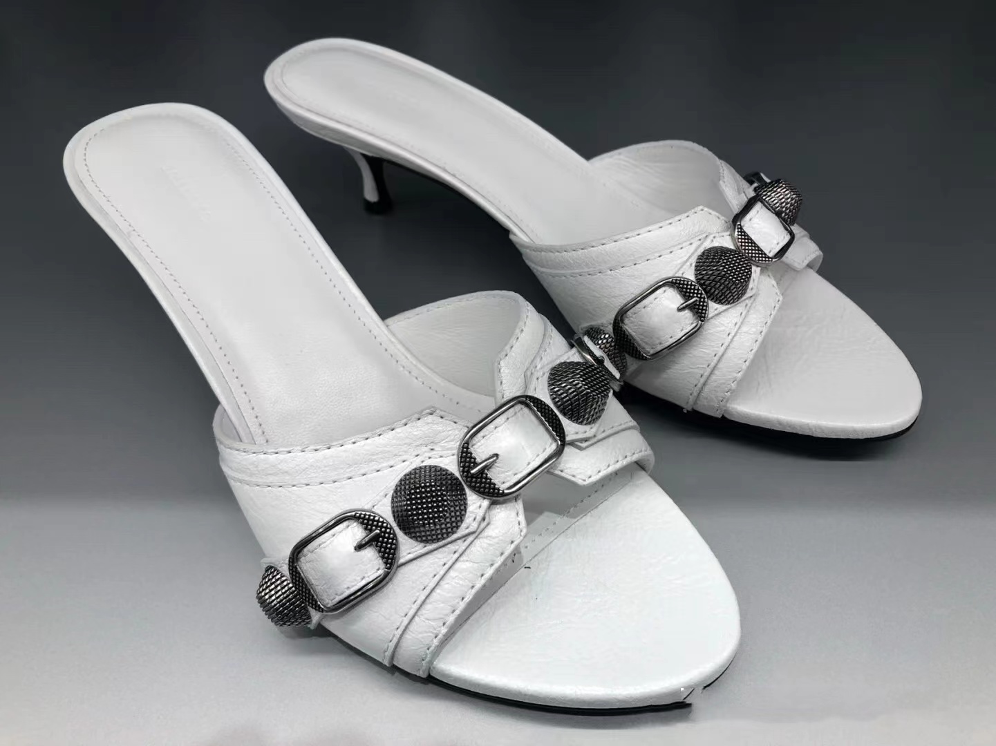 NO:669044,Original and authentic pictures taken at the counter., high heels and slippers, high heels, slippers19860909专柜实拍原版正品图.,高跟鞋拖鞋,high heels,slippers,Women's Shoes