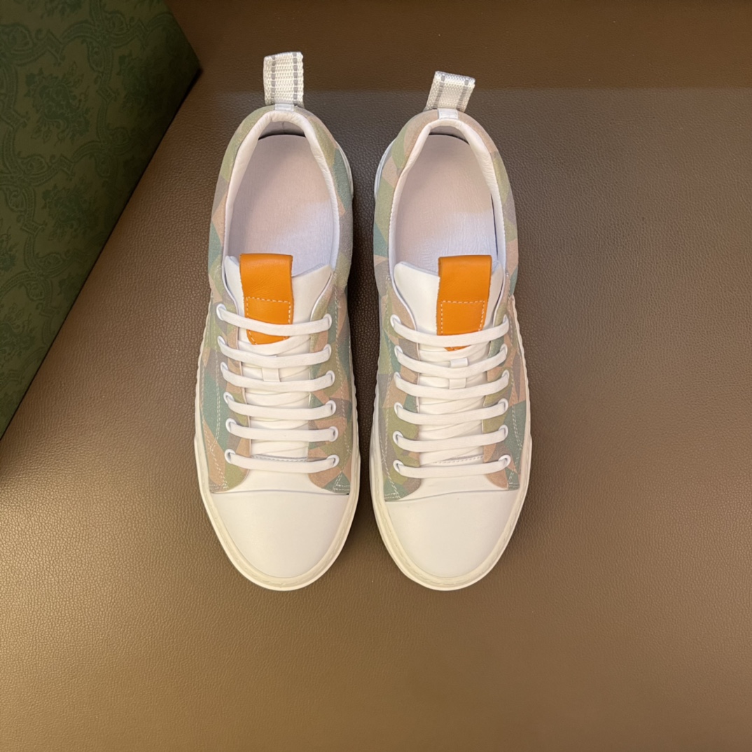 J0  高品质欧美大师设计简洁高档大气，专柜品质值得信赖，面料进口顶级牛皮 。😍 羊皮内里🐑 做工精细，专柜原版大底，上脚舒适百搭，潮男乐福专属定制，小 麦昆 Alexander McQueen  适合司机户外行车🚗 休闲鞋系列之首 男鞋