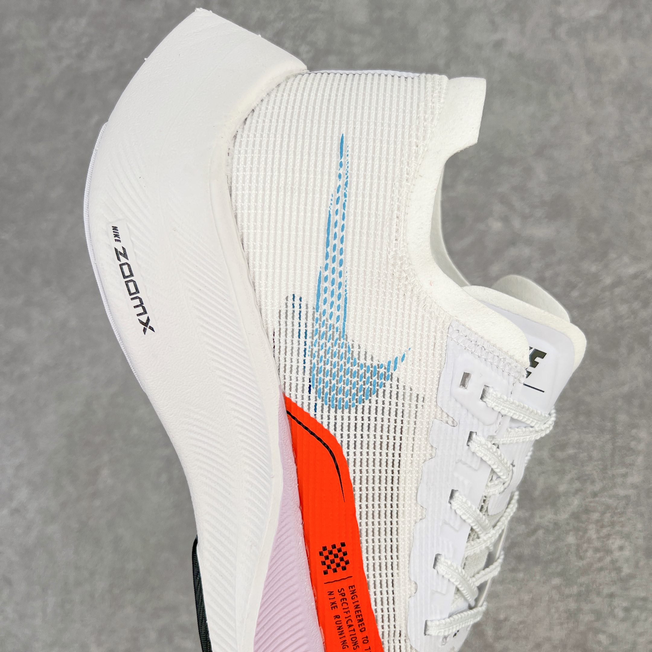 图片[6]-＃纯原福利 NK ZoomX Vaporfly Next% 马拉松二代跑鞋 细节整体升级 这款next%和上一款4%的鞋最大区的别于在鞋面面料 鞋面使用了全新 Vaporweave 科技 这种类似蝉翼的材质相比 Flyknit 更加轻薄透气 非对称的鞋带系统和泡棉护垫的加入令舒适度更高 鞋头辅以超大的 Swoosh 点缀 再配上流线型外观设计 时尚感十足 尺码：36 36.5 37.5 38 38.5 39 40 40.5 41 42 42.5 43 44 44.5 45-选品中心
