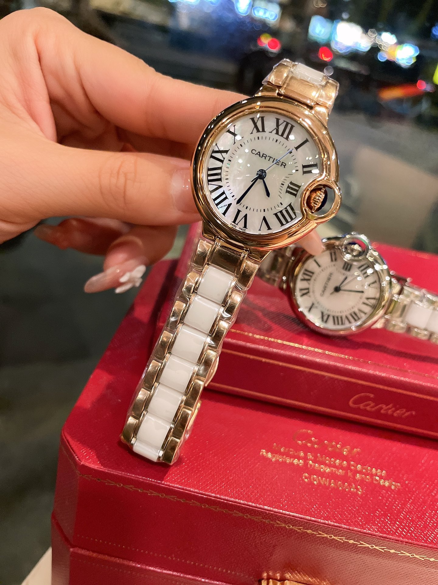 Cartier 卡地亚蓝气球 33mm石英腕表 传统三针设计 星空运转 时间流淌 特殊工艺镶钻