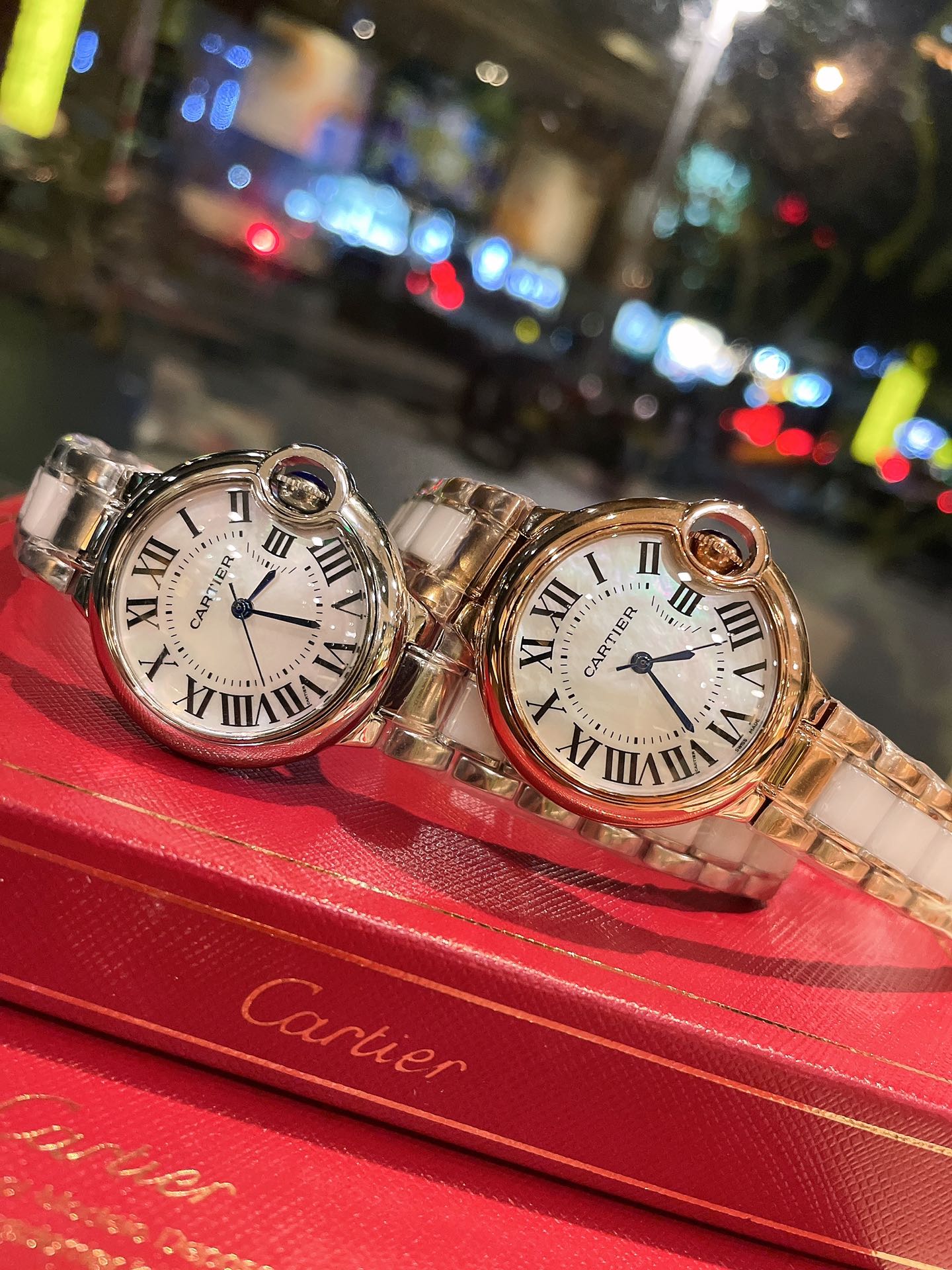 Cartier 卡地亚蓝气球 33mm石英腕表 传统三针设计 星空运转 时间流淌 特殊工艺镶钻