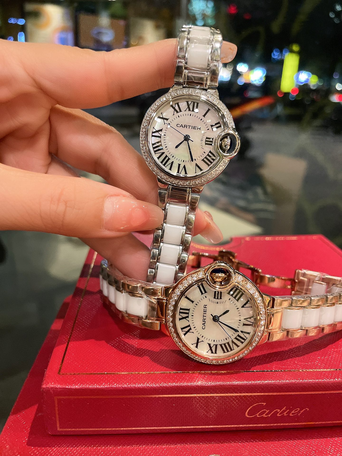 Cartier 卡地亚蓝气球 33mm石英腕表 传统三针设计 星空运转 时间流淌 特殊工艺镶钻