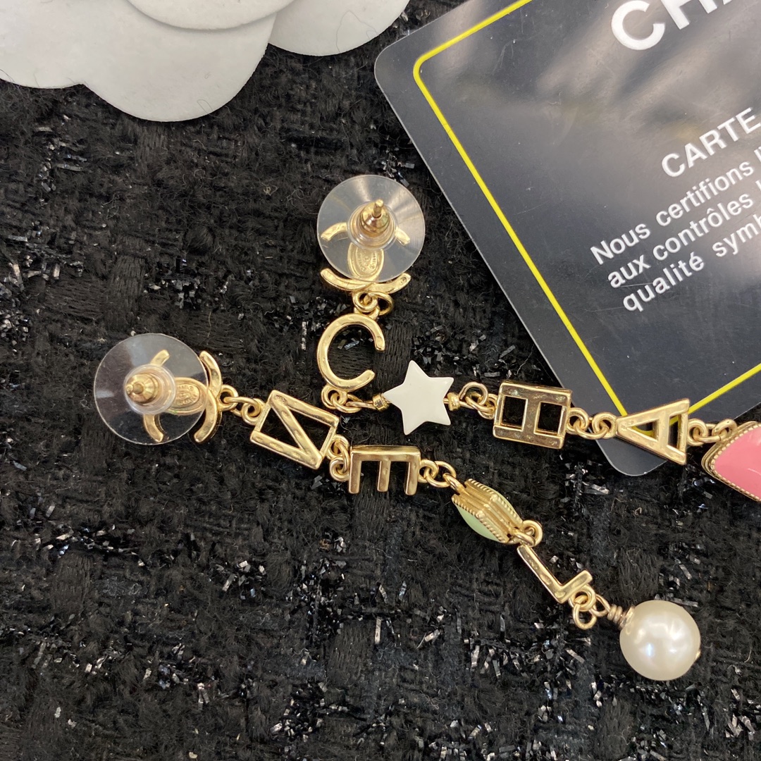 ️编码GE088Chanel️19ssNew耳钉火爆热销款上新独特的设计风格CHANEL连串左右分开设计