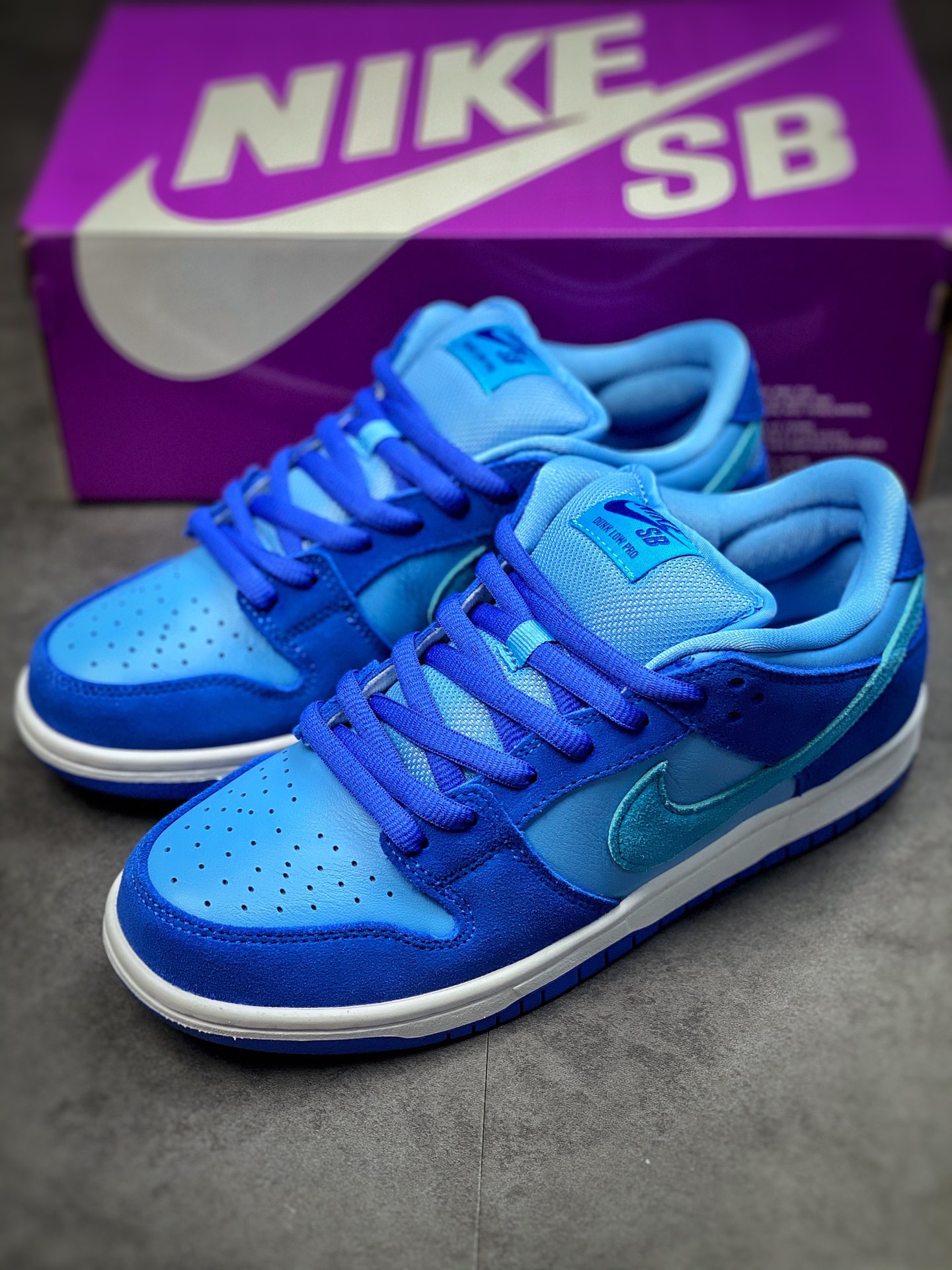 280 Nike SB Dunk Low Blue Raspberry 蓝树莓 DM0807-400