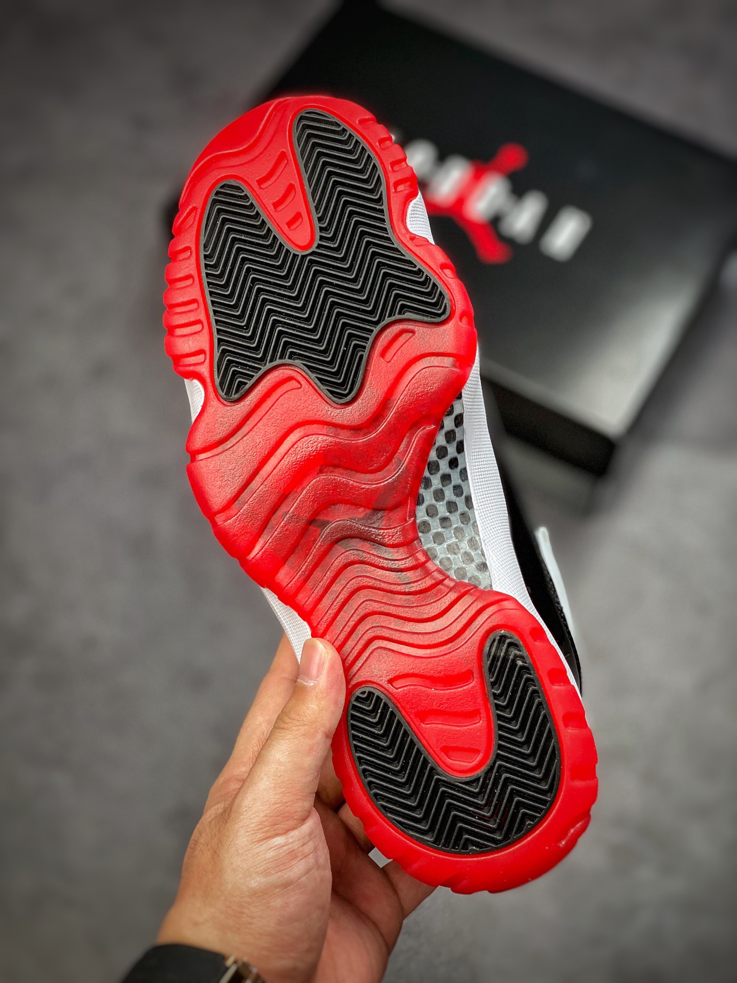 330 #完美打造 Air Jordan AJ11 Low 黑红康扣 AV2187-160